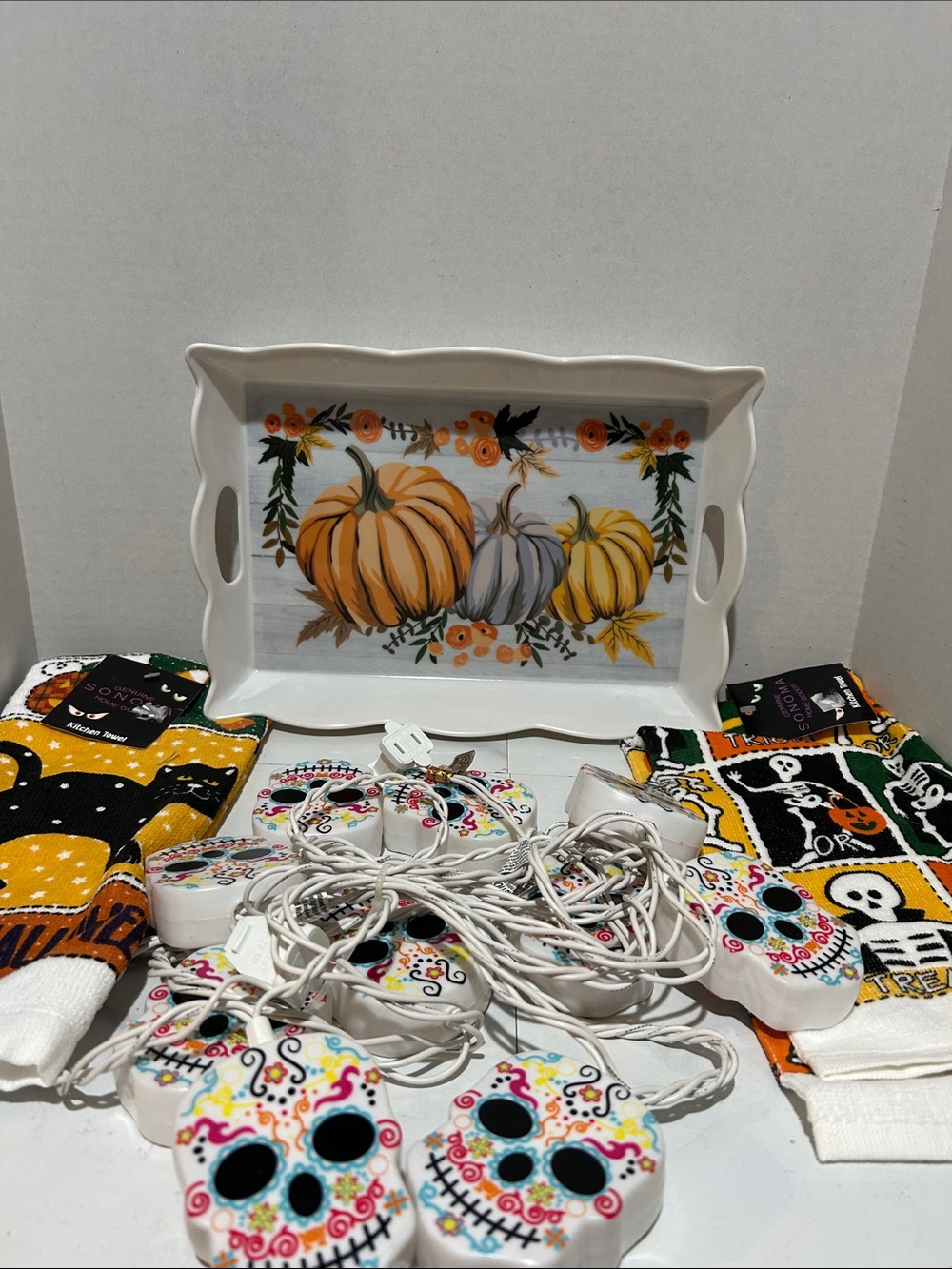 Halloween Bundle, 2 new dish towels, pumpkin tray and 10 double sided lights